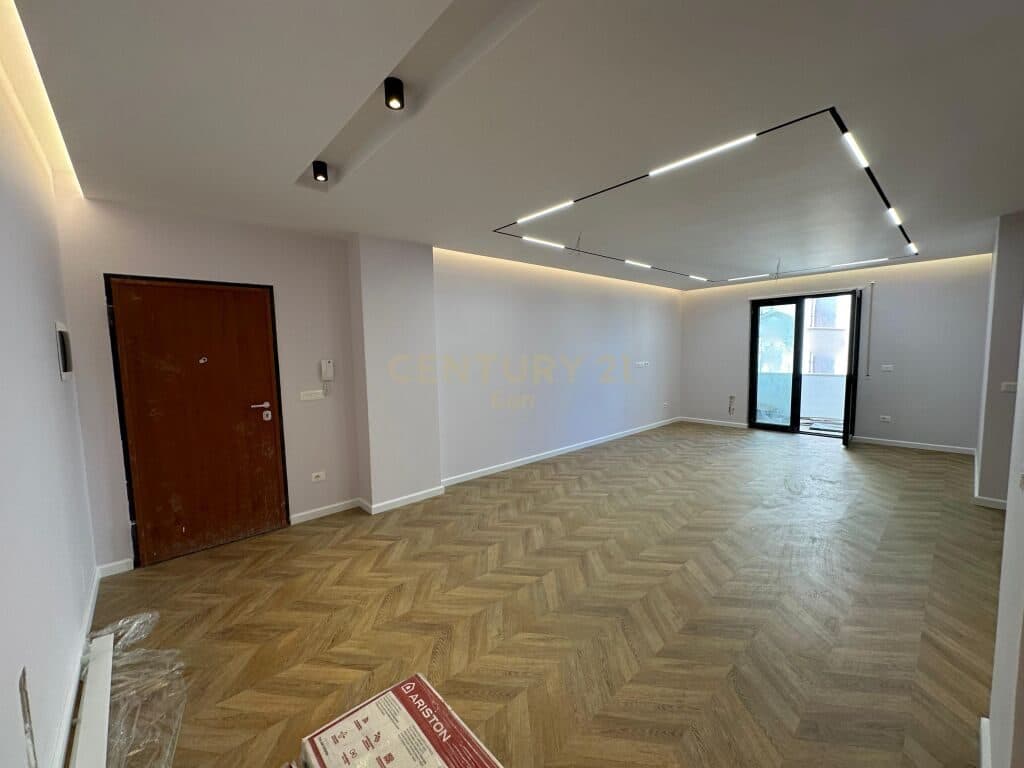 SHESIM APARTAMENT 3+1+2 NE QENDER TE DURRESIT TEK LULISHTJA 1 MAJI! 3