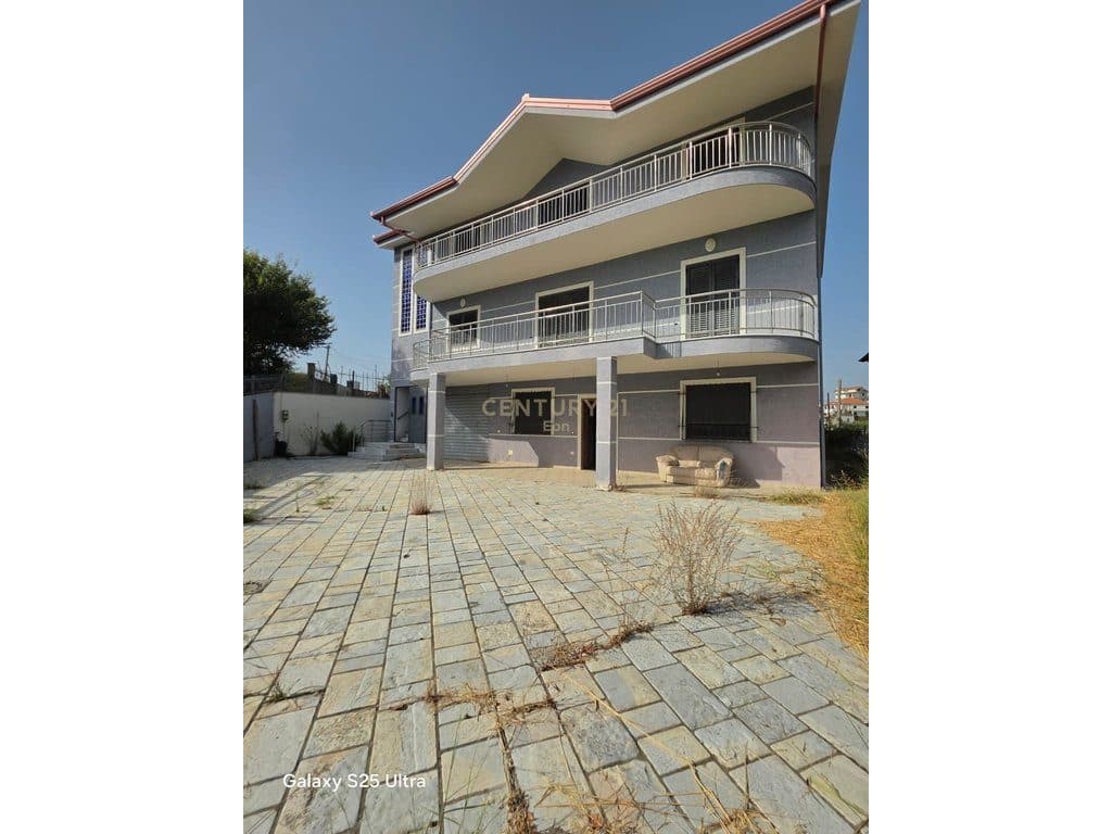 Vilë 3-katëshe me pamje deti në Shkallnur – 400 m² truall 3