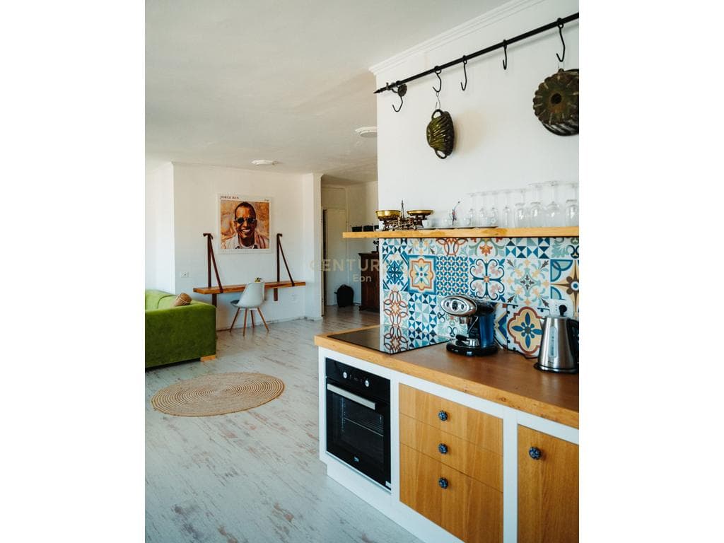 SHITET SUPER APARTAMENT ME PAMJE DETI TEK SHKEMBI I KAVAJES !! 3