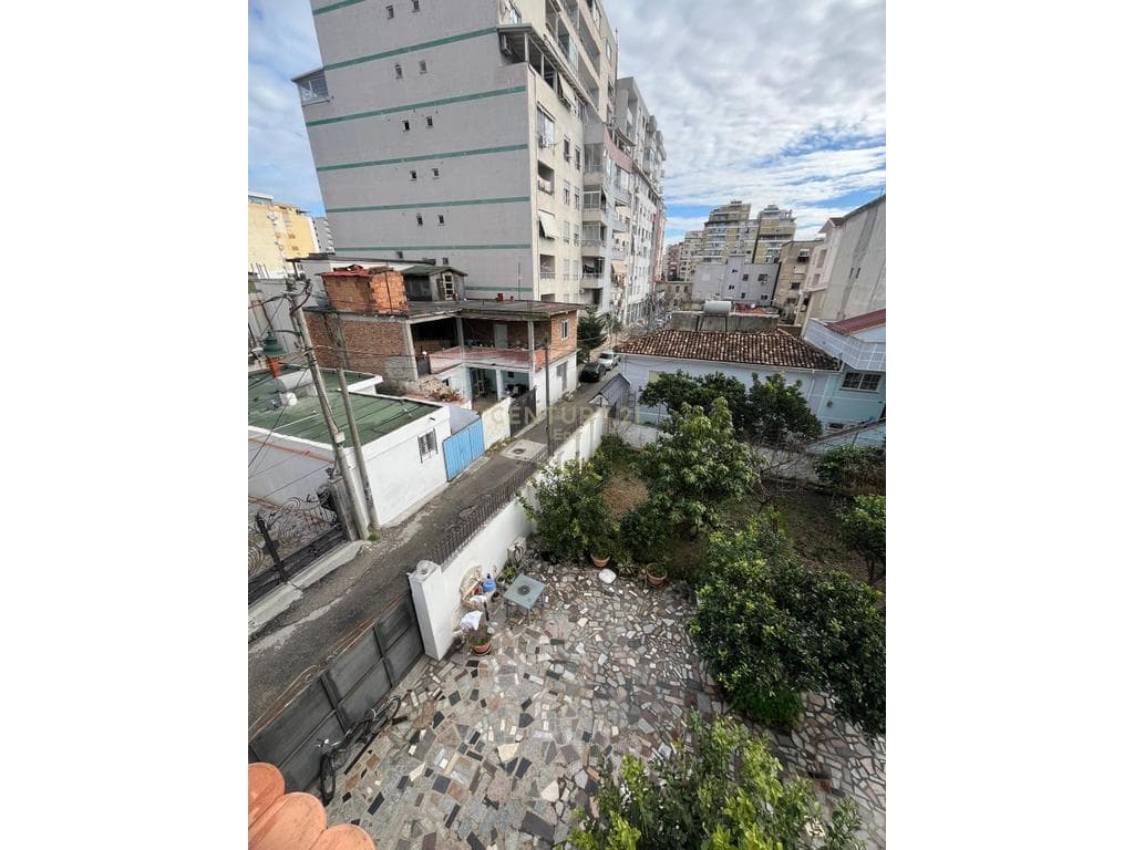 Vilë 5+4 Me Qira në Durrës ! 3