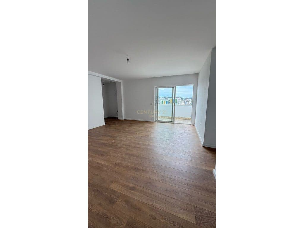 SHITET APARTAMENT 2+1+2 , PRANE UJESJELLESIT DURRES ! 2