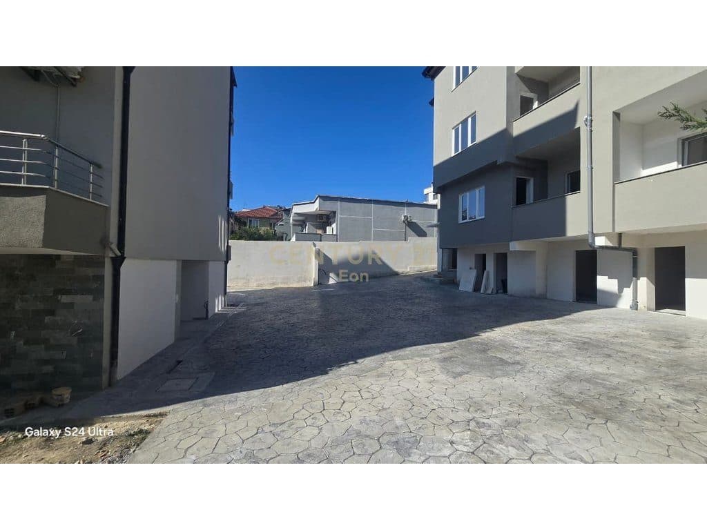Apartament 3+1 në Shitje në Durrës me Post Parkimi dhe Depo ! 2