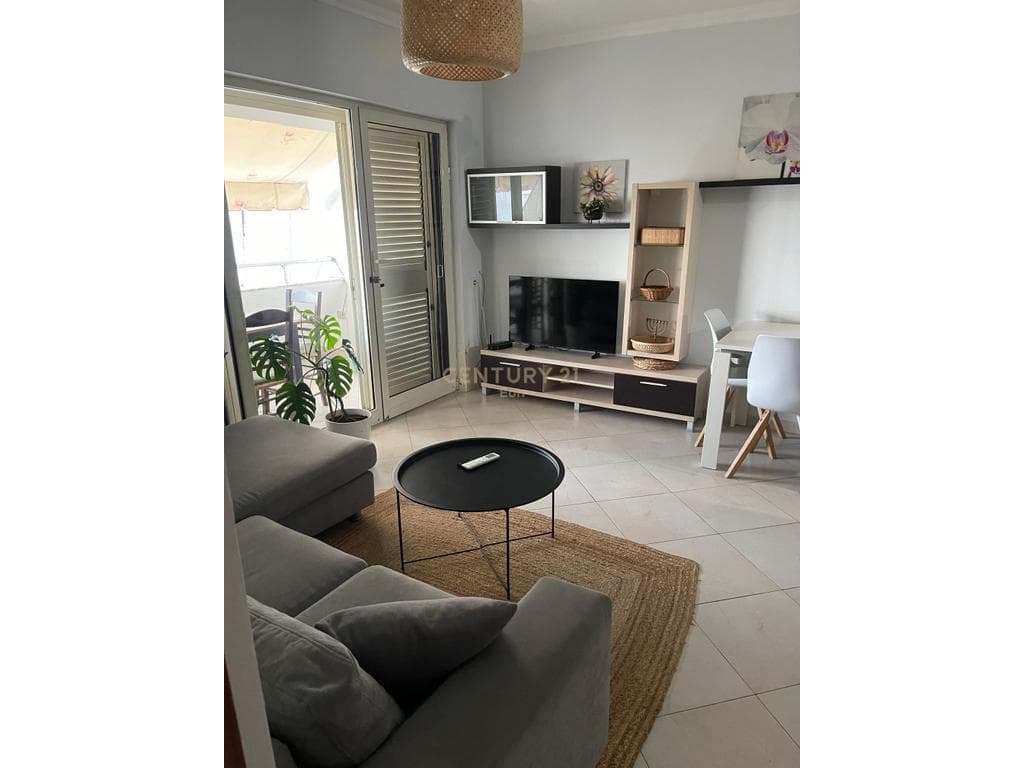 JEPET ME QIRA APARTAMENT 2+1 NE SHKEMBIN E KAVAJES ME PAMJE DETI ! 3