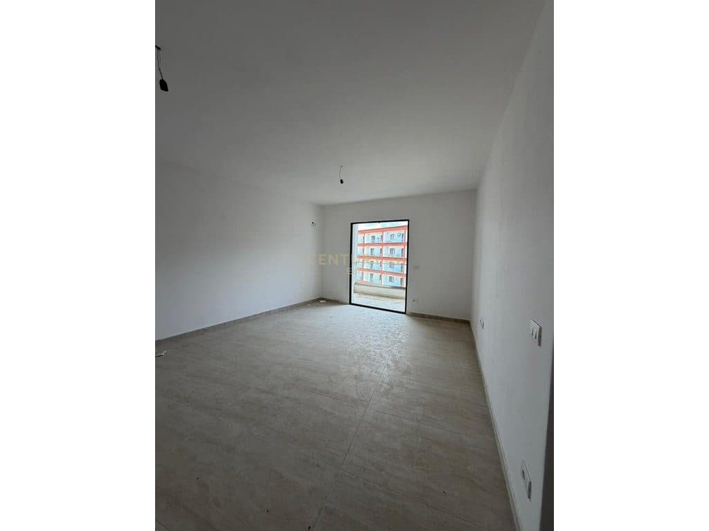SHITET APARTAMENT 2+1 TEK REZIDENCA EON,NE GOLEM ,CMIM OKAZION 800 €/M2 ! 3