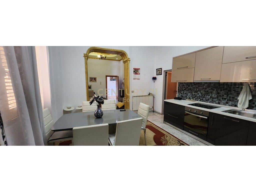 Apartament 2+1 Me Qira në Qendrën e Durrësit ! 4