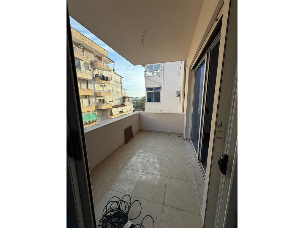 SHITET APARTAMENT 2+1 , PRANE KOMPLEKSIT FLORIDA , PLAZH , DURRES ! 2