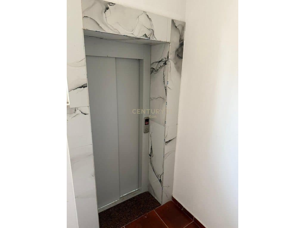 Shitet Apartament 1+1 – Shkëmbi i Kavajës | Vijë e Parë Deti