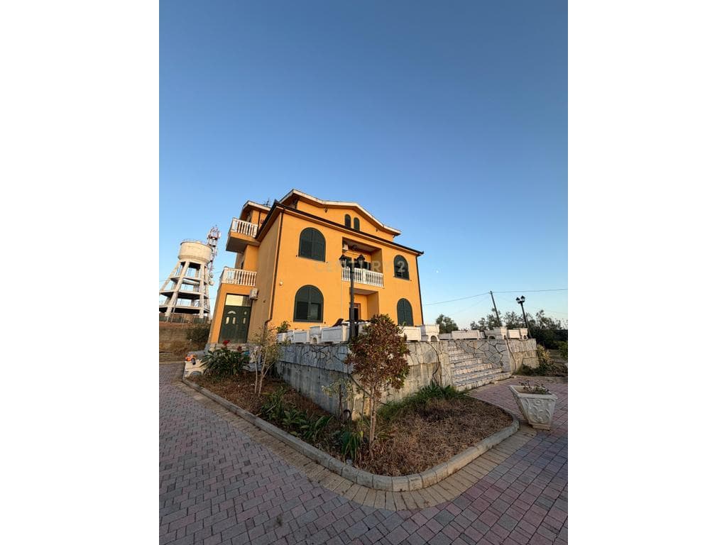 Vilë me qira në Shënavlash Kodër | Pamje panoramike mbi Durrësin 2