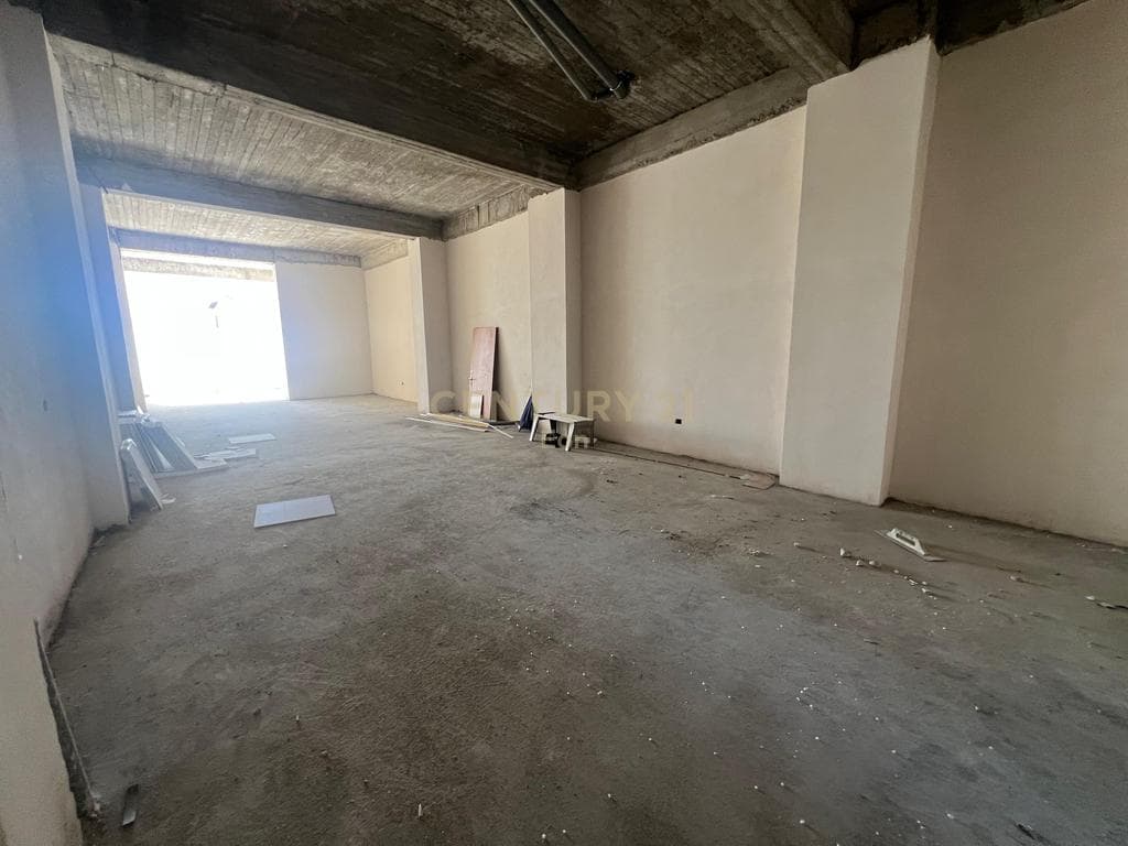 Ambient Komercial 1+1 Me Qira në Spitallë, Durrës !!! 2