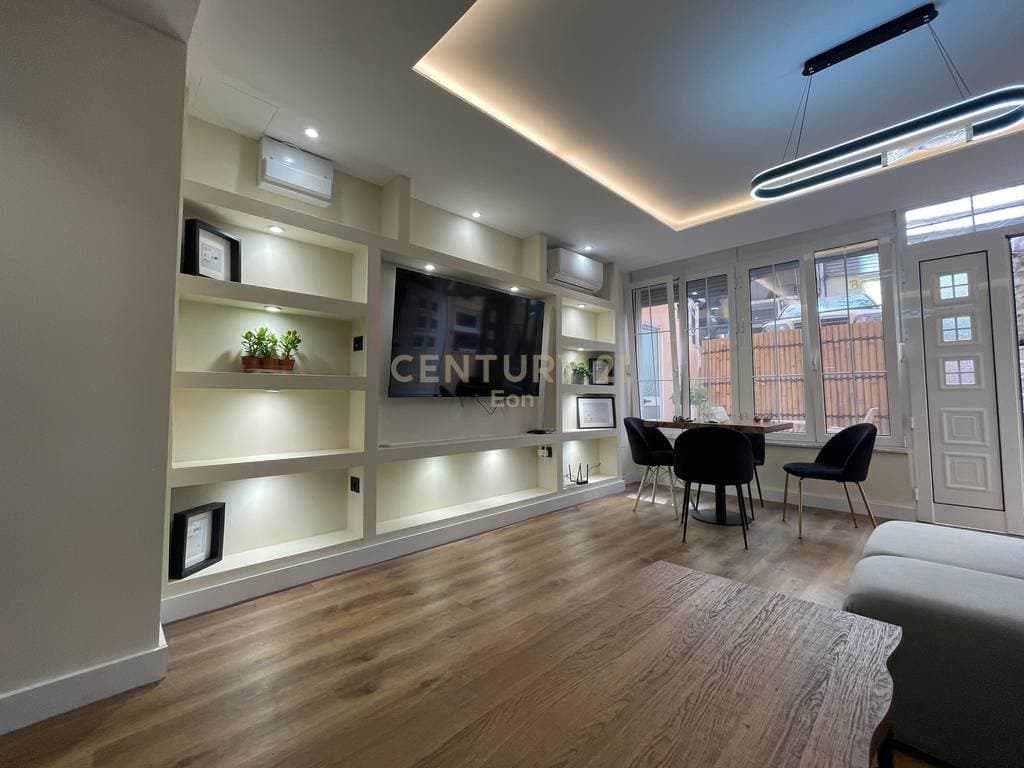 Apartament 2+1 me verandë, vetëm 100 metra nga deti – zona Plazh, Durrës!