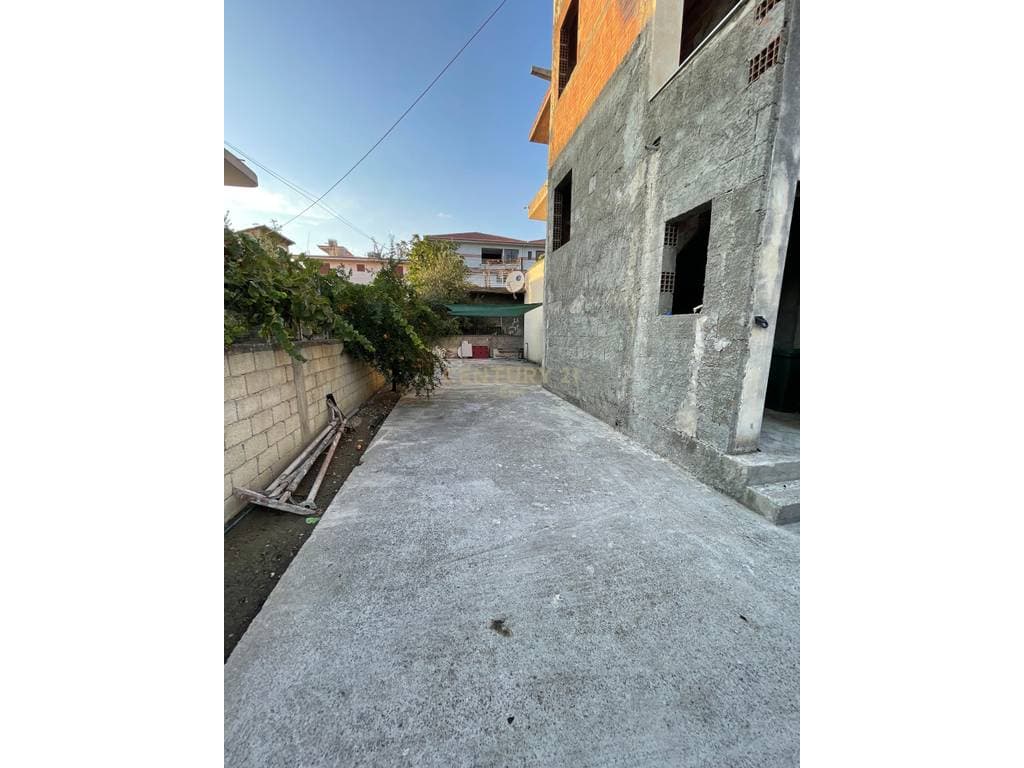 Ambient Komercial Me Qira në Ish Këneta, Durrës - 400€ | 158 m² 2