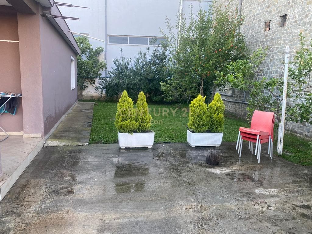 Shitet Shtepi Private në Shkozet, Durrës - 220,000€ 3