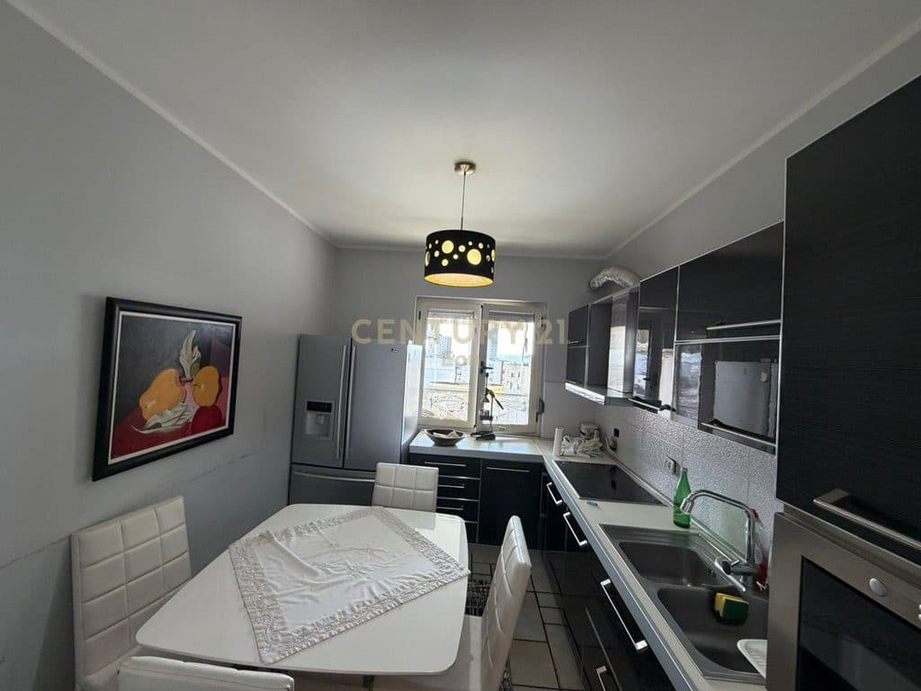 JEPET ME QIRA APARTAMENT 2+1, PRANE BASHKISE DURRES ! 4