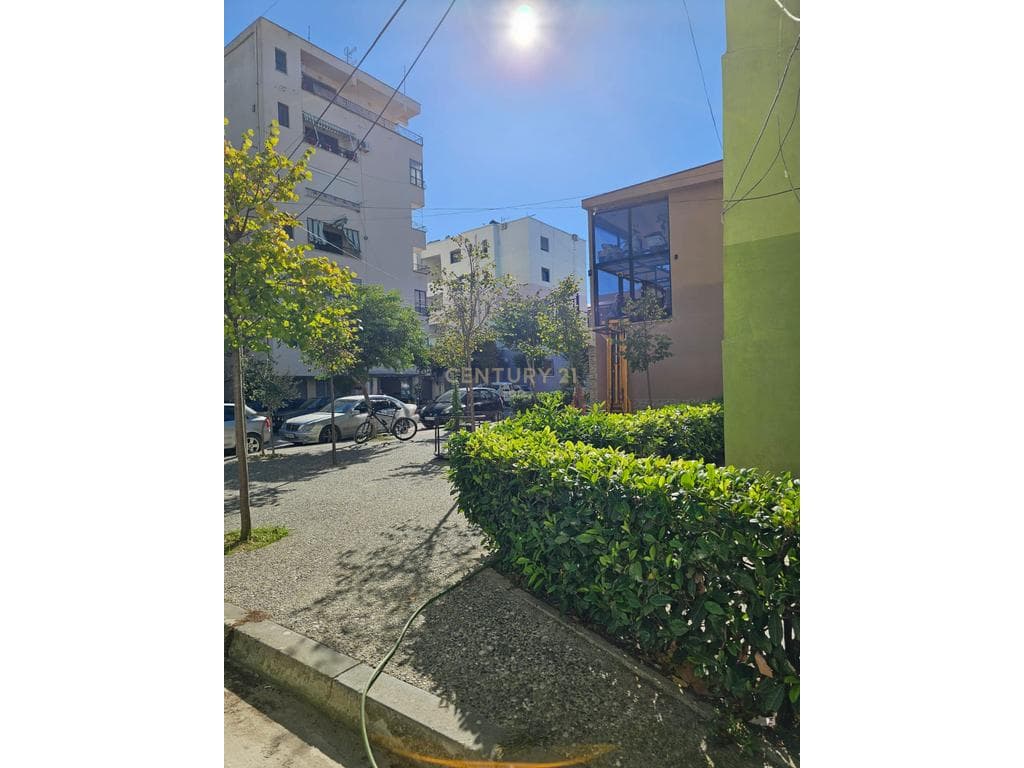 APARTAMENT 1+1 PËR SHITJE – PRANË SPITALIT, DURRËS !