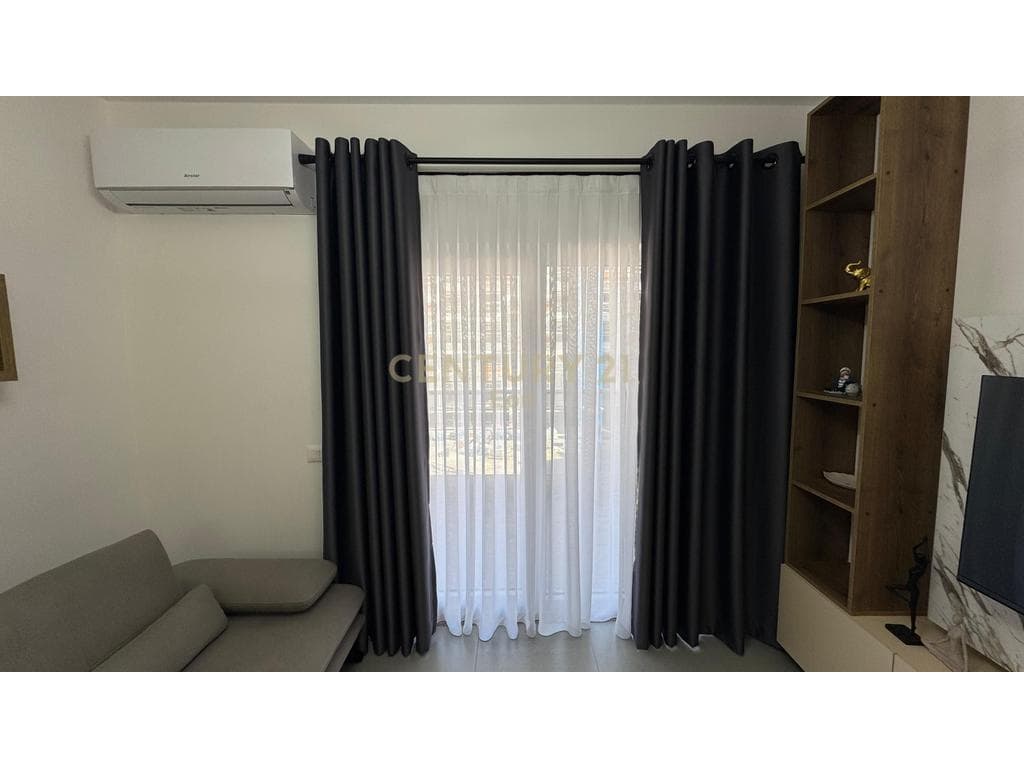 SHITET APARTAMENT 1+1 PRANE DETIT, MOBILIM I RI, GOLEM ! 4