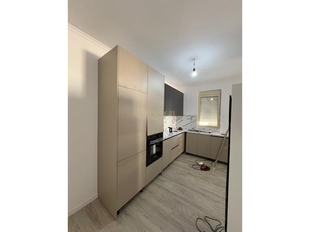 Apartament 2+1 Me Qira te Kazazi, Durres ! 2