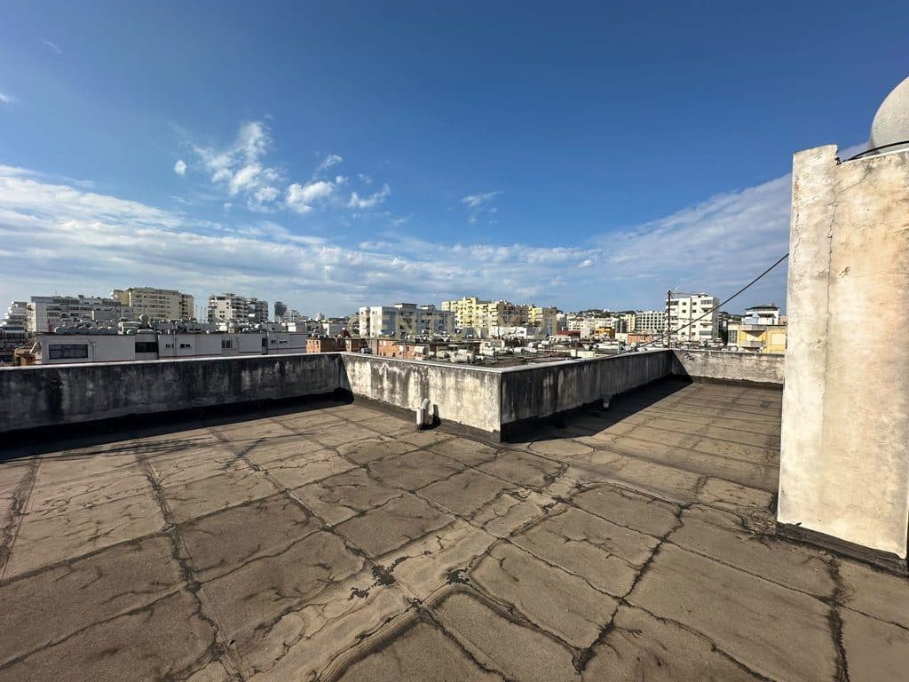 SHESIM APARTAMENT 2+1+2 DHE KUZHINE TE VECUAR NE QENDER TE DURRESIT, PRANE STACIONIT TE TRENIT ! 2