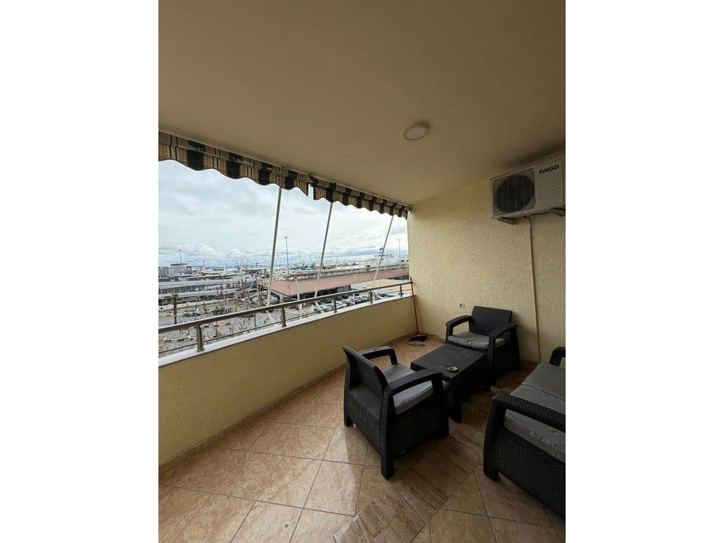 JEPET ME QIRA APARTAMENT ME PAMJE DETI 2+1+2 , RRUGA E RE E PORTIT ! 2