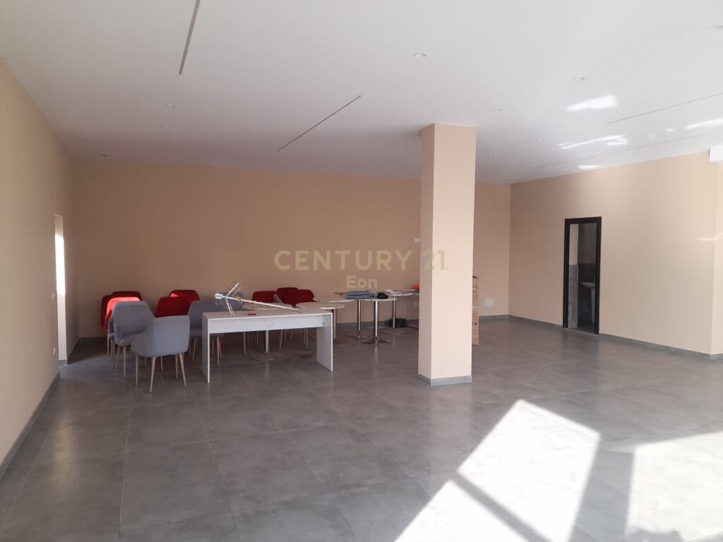 Jepet me qira ambient biznesi në Ish këneta, Durrës! 3