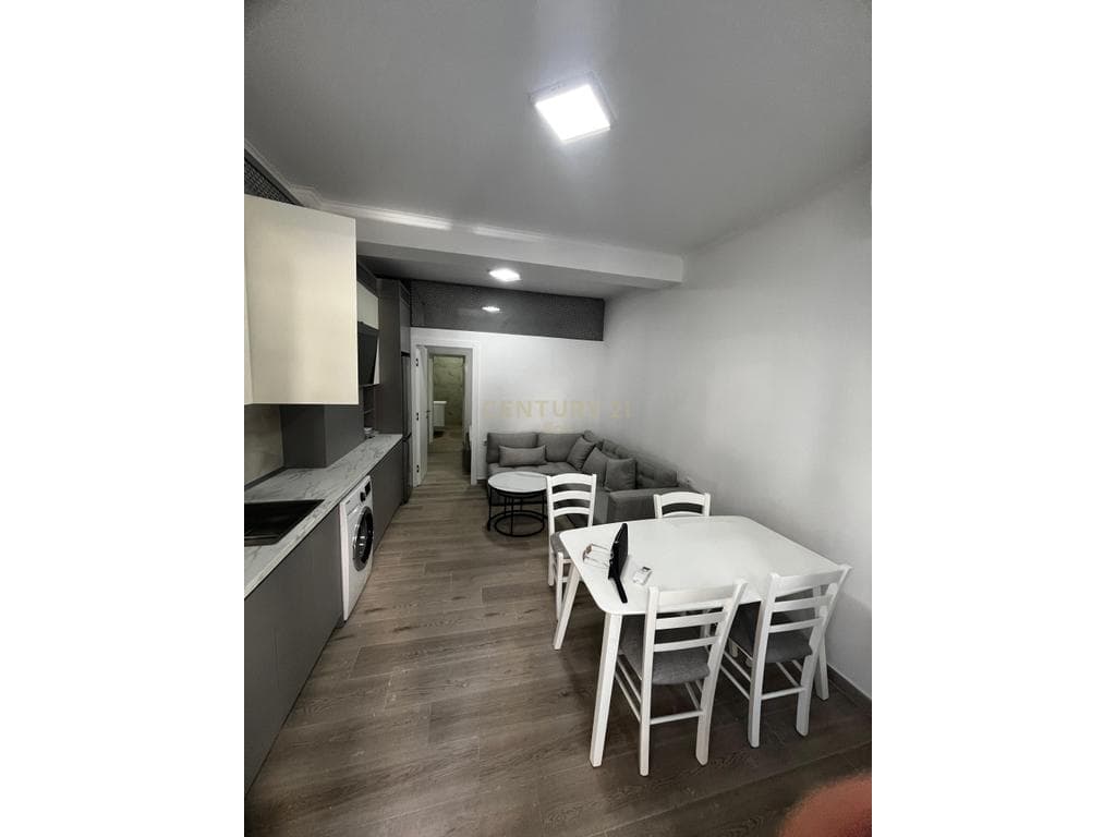 Apartament 1+1 i Super Investuar,250 metra nga Deti,Golem - Verande Private Dhe Lokacion Premium. Çmimi : 70'000 Euro ! 3