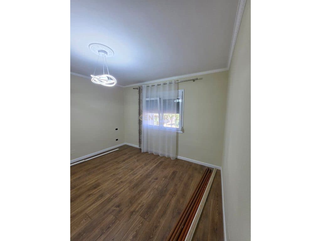 Shtëpi Me Qira në plazhin e Durrësit - 800€ neto | 189 m²