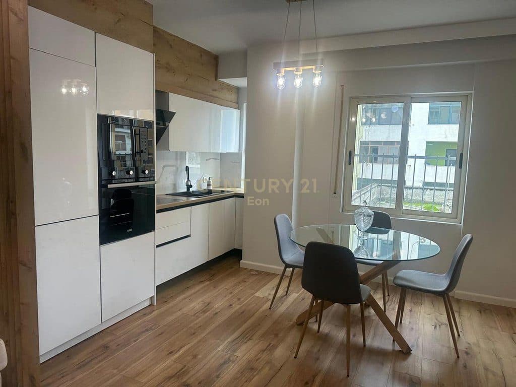 JEPET ME QERA APARTAMENT 1+1 PRANE HYRJES SE DURRESIT ! 2