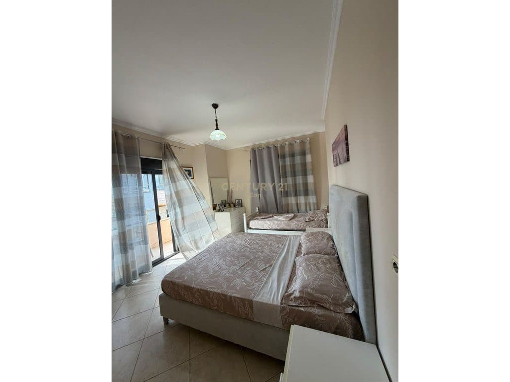 Studio për Qira në Plazh Stacioni i parë, Durrës ! 3