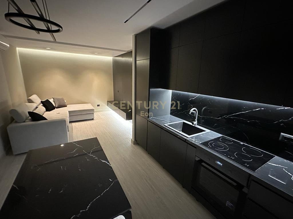 Apartament 2+1 ne shitje - Pamje Fantastike nga Deti -Vije e Pare me Detin! Mali Robit,Golem. 2