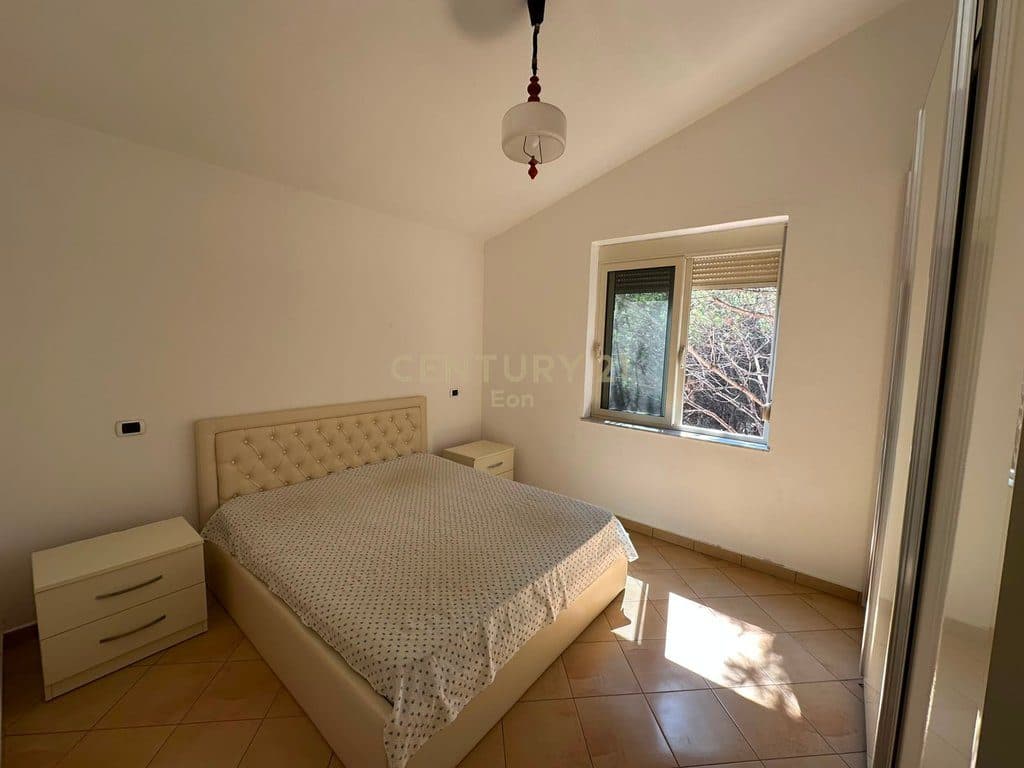 SHITET APARTAMENT 1+1 NE QERRET 100METRA NGA DETI KOMPLEKSI “DIELL” !