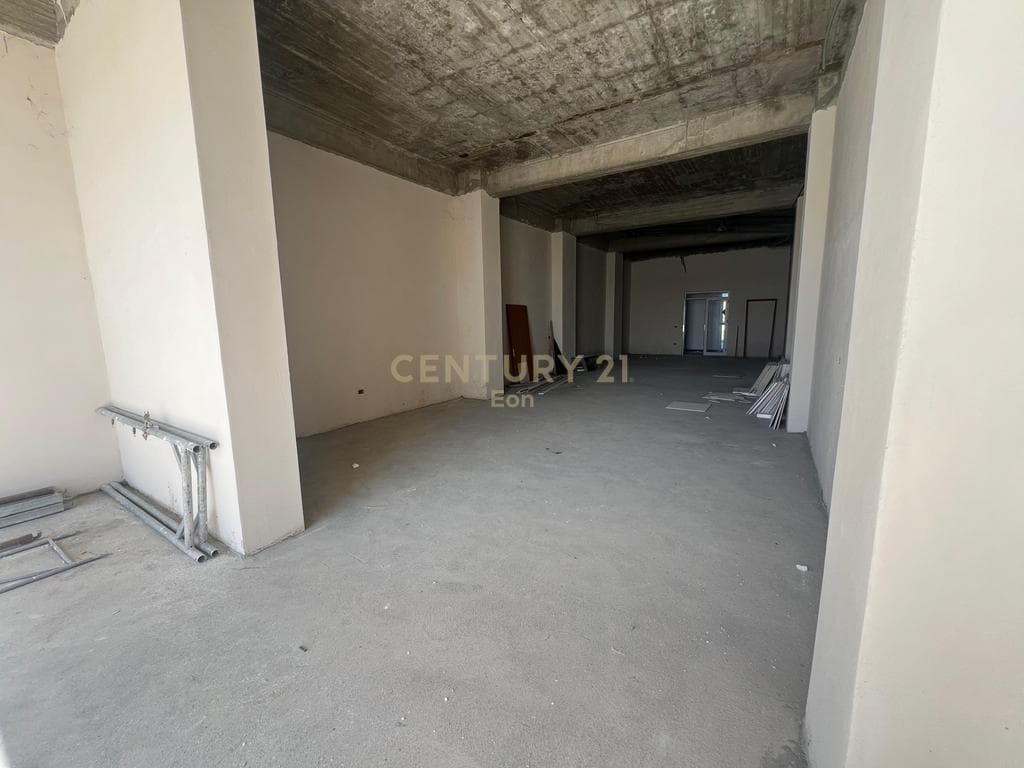 Ambient Komercial 1+1 Me Qira në Spitallë, Durrës !!! 4