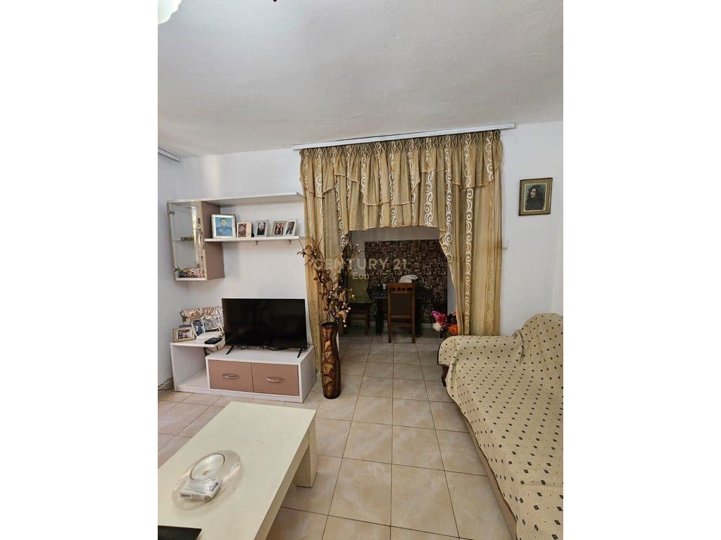 APARTAMENT 1+1 PËR SHITJE – PRANË SPITALIT, DURRËS ! 3