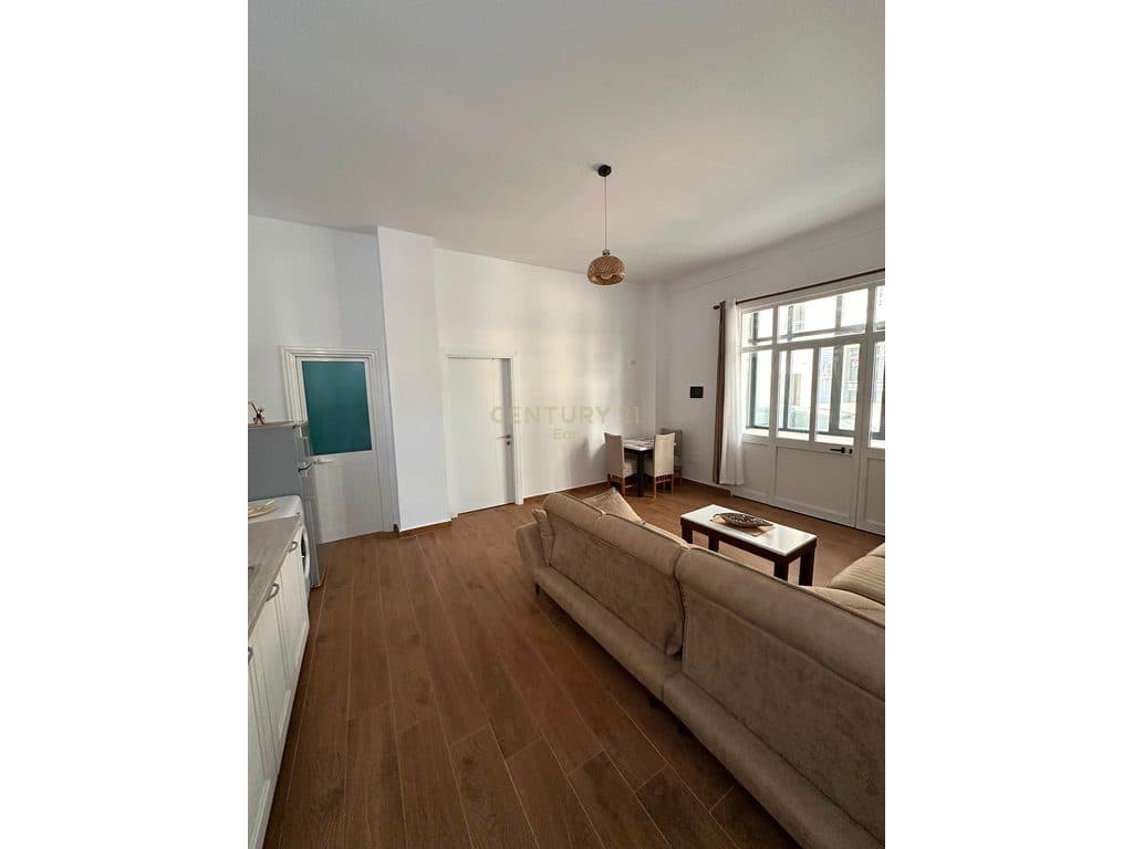 Apartament 1+1+ Post Parkimi Me Qira në Golem ! 2