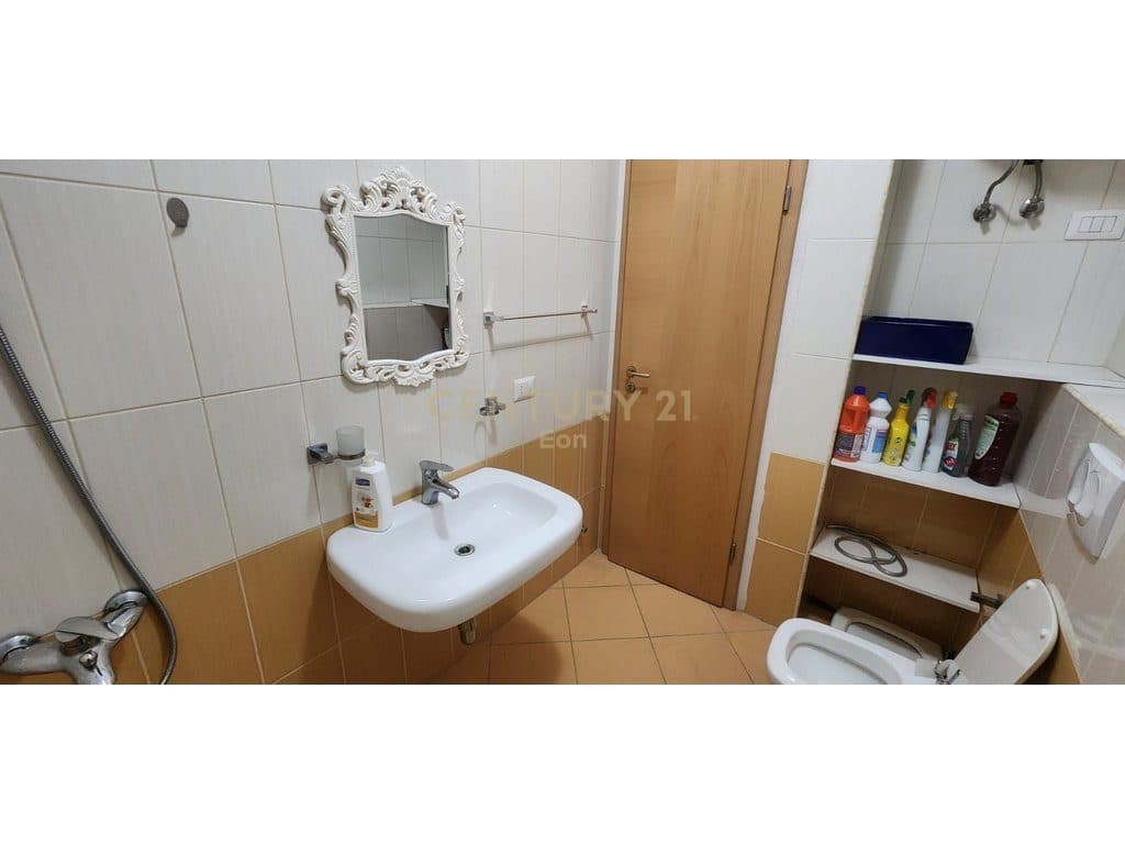 JEPET ME QERA APARTAMENT 3+1+2 PRANE PORTIT ! 4