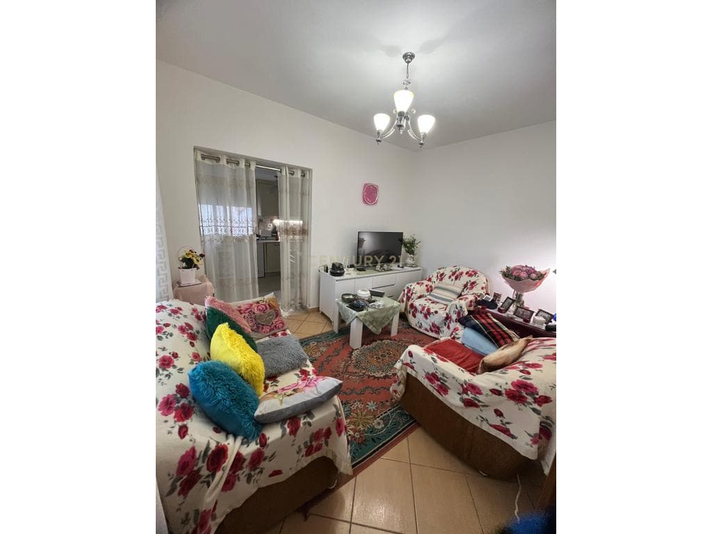 Vilë 5+4 Me Qira në Durrës ! 2