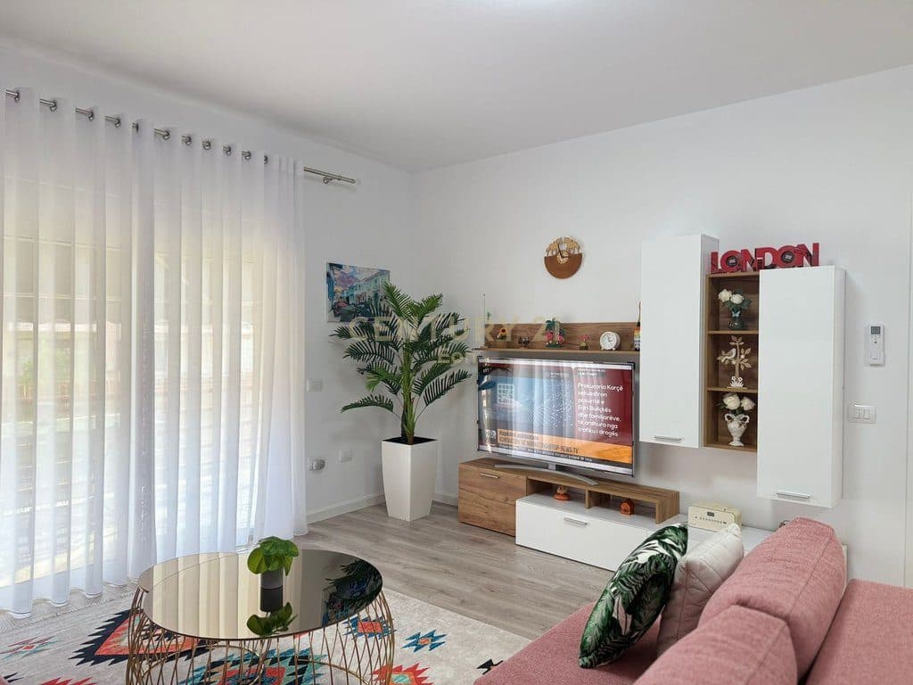Shitet Apartament 1+1 Vije e Pare te Meteor, Golem ! 2