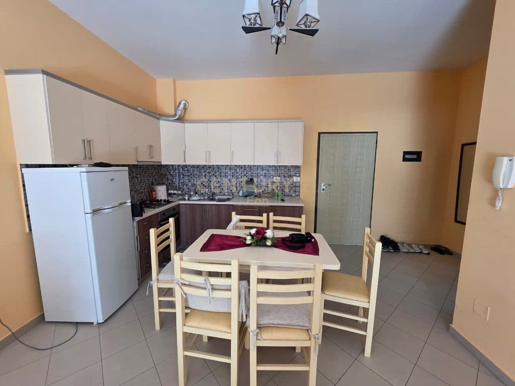 Apartament 1+1 Me Qira në Plazh Stacioni i parë, Durrës ! 4