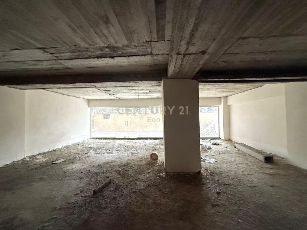 Shitet Ambient Komercial në Plazh Iliria, Durrës - 550.000€ | 480 m²
