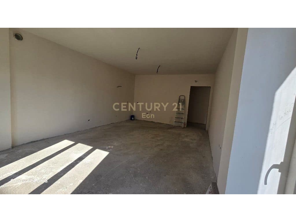 Apartament 2+1 në Shitje në Durrës me Post Parkimi dhe Depo ! 3