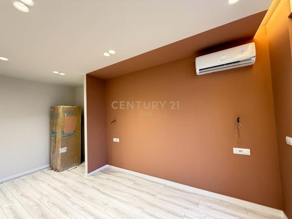 Jepet me Qira, Apartament 2+1+2, Prane UKD, Durres !