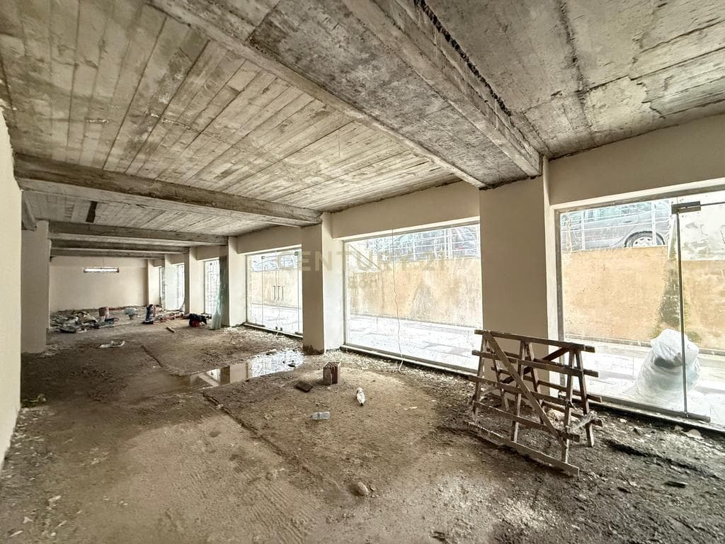 Shitet Ambient Komercial në Plazh Iliria, Durrës - 550.000€ | 480 m² 4