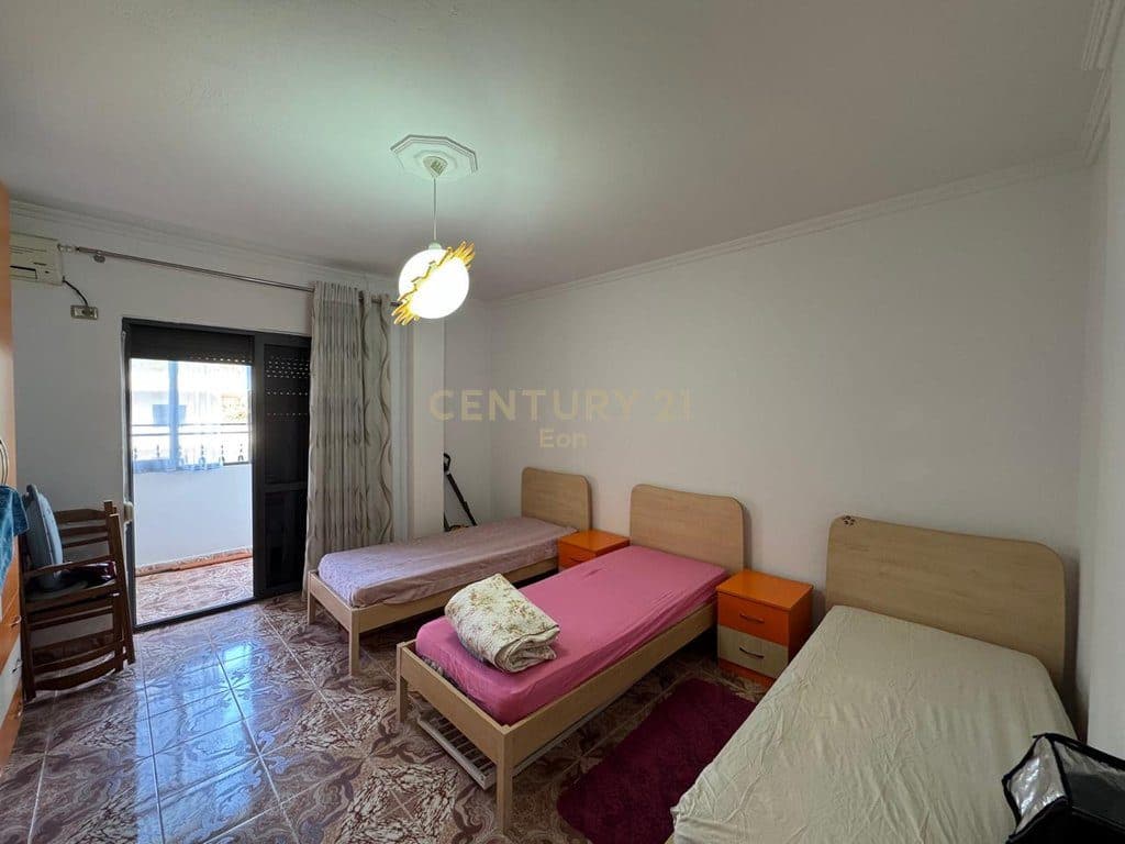 SHITET APARTAMENT 2+1 ME GARAZHD, DURRES ! 4