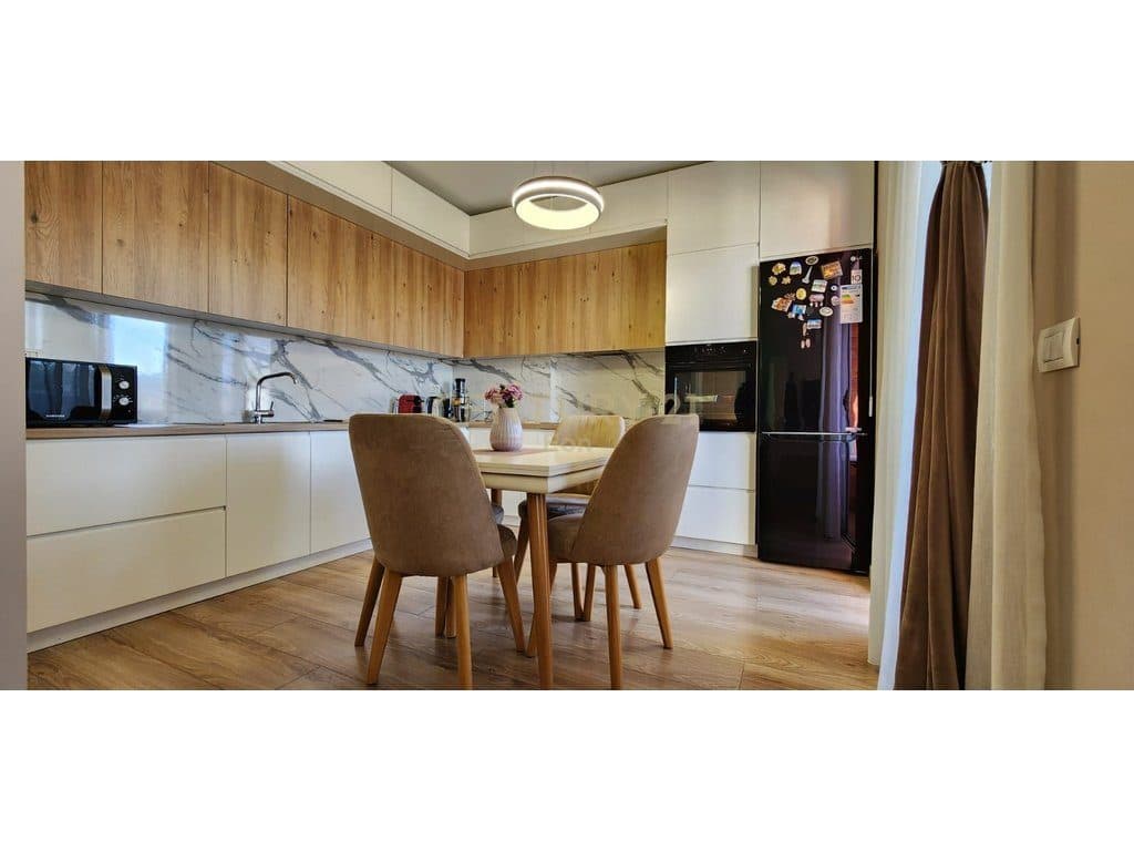 JEPET ME QERA APARTAMENT 1+1 PRANE QENDRES, DURRES ! 2