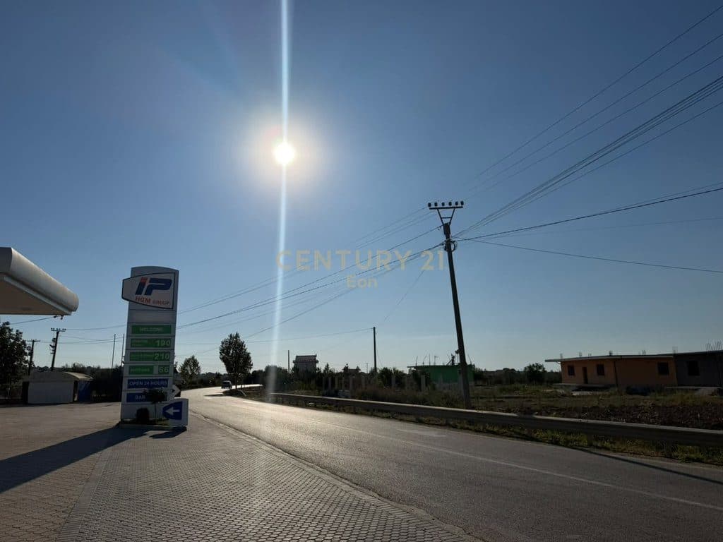 Pronë Ekskluzive në Çermë | Karburant + Gaz + Lavazh + Bar-Kafe | 1,104 m² | 400,000 €