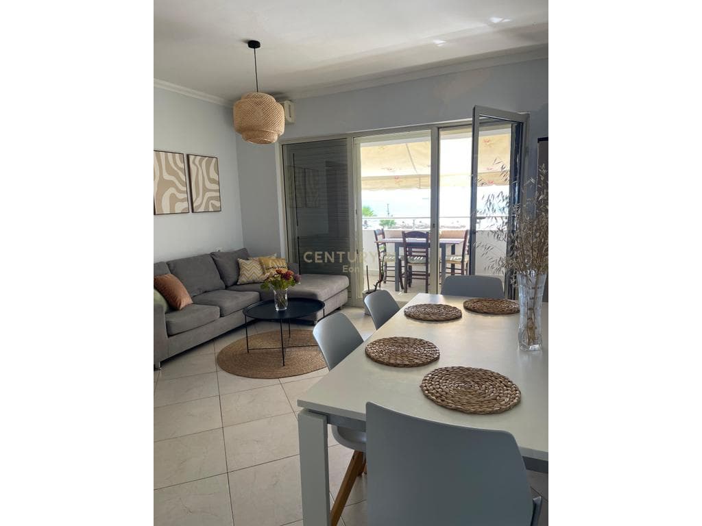 JEPET ME QIRA APARTAMENT 2+1 NE SHKEMBIN E KAVAJES ME PAMJE DETI !
