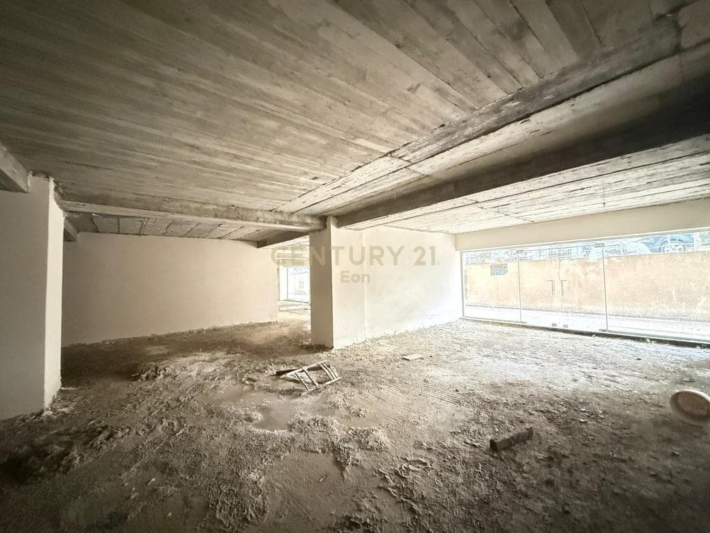 Shitet Ambient Komercial në Plazh Iliria, Durrës - 550.000€ | 480 m² 2