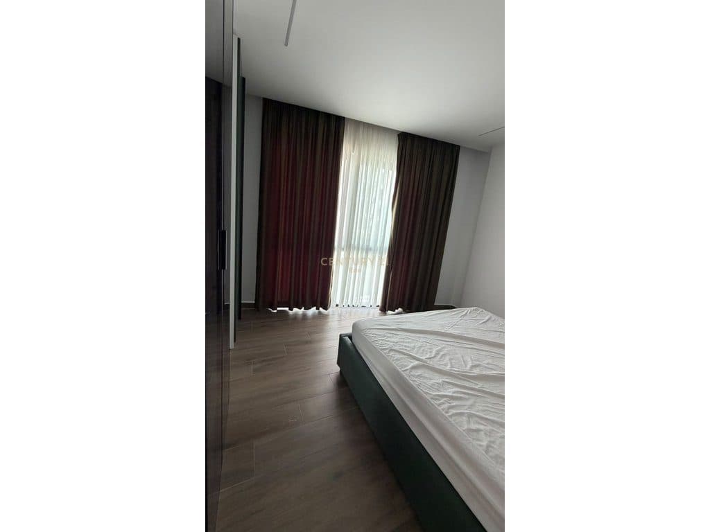 SHITET APARTAMENT 1+1, I MOBILUAR , MALI ROBIT ! 4
