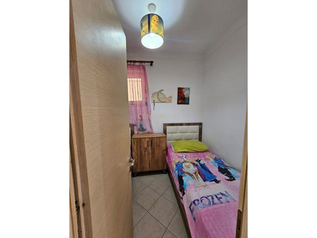 JEPET ME QIRA APARTAMENT 2+1 ME PAMJE NGA DETI, PLAZH, DURRES ! 3