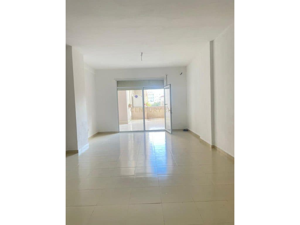 Apartament 2+2 Në Shitje në Ish-URT, Durrës - 133,000€ | 140 m²
