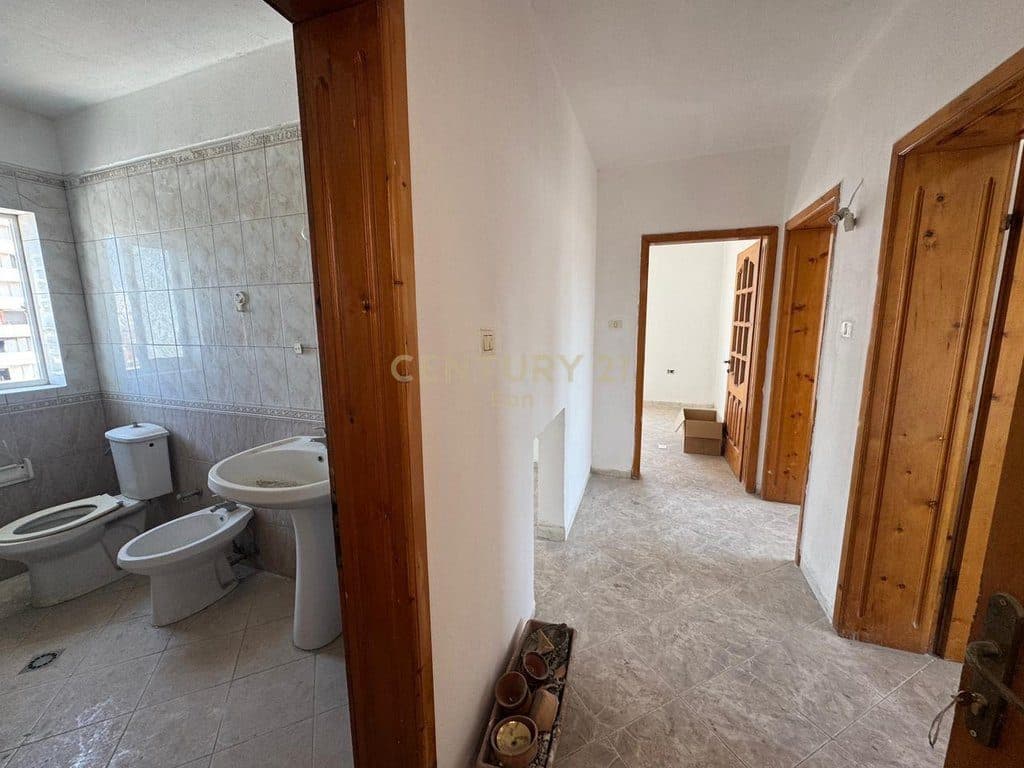 SHITET APARTAMENT 2+1 NE DURRES! 2