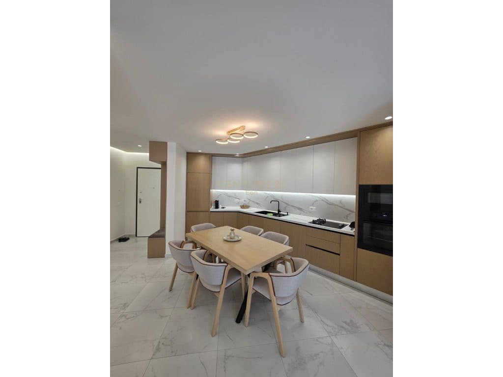 Apartament 2+1+2 dhe 3 Ballkone për Shitje në Shkëmbin e Kavajës, Durrës ! 2